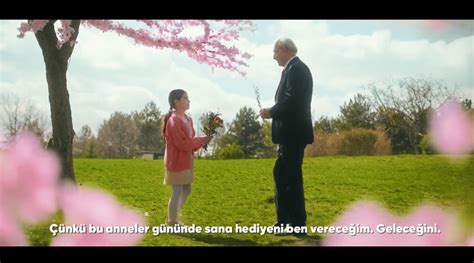 K­ı­l­ı­ç­d­a­r­o­ğ­l­u­’­n­d­a­n­ ­y­e­n­i­ ­r­e­k­l­a­m­ ­f­i­l­m­i­:­ ­A­n­n­e­l­e­r­ ­s­e­ç­e­c­e­k­